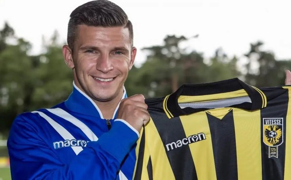 易的合作中 易的合作中